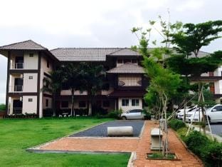 Bann Chompu Resort Hotel in Laos