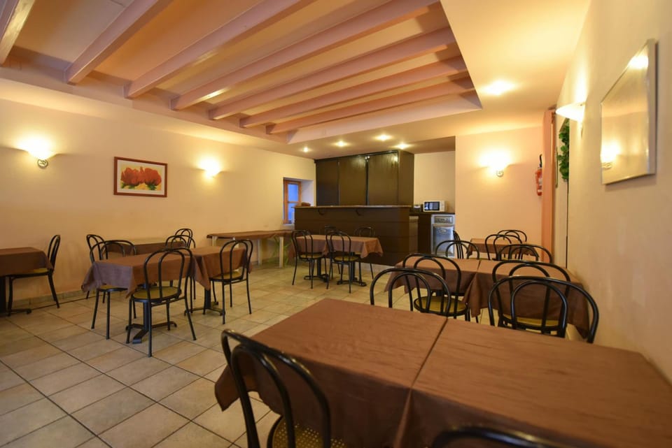 Logis Hotel Saint Jacques Hotel in Valence