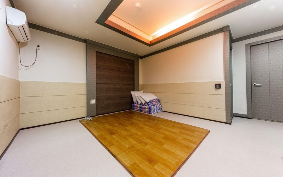 Hera Motel Hotel in South Korea