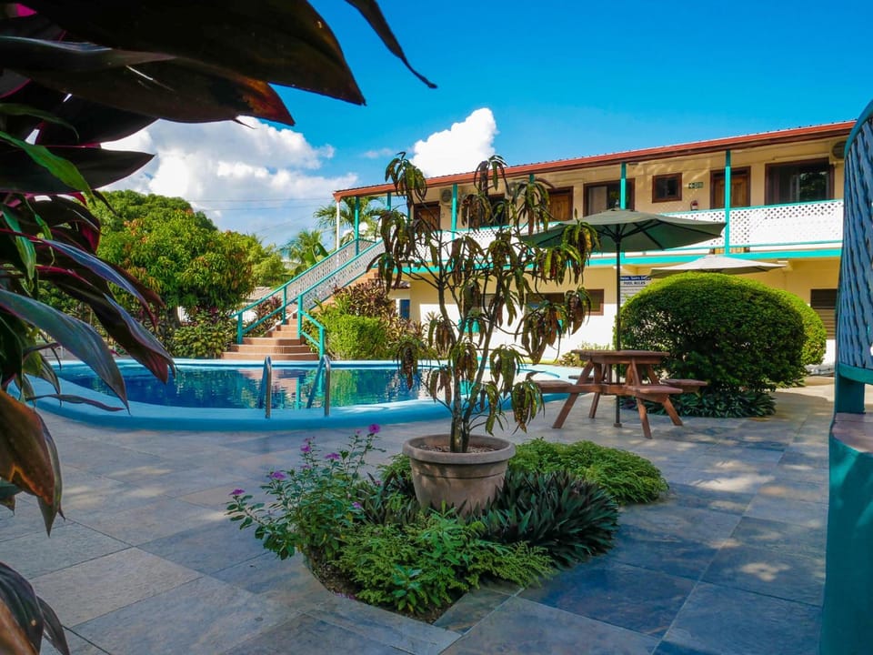 Drift Inn Cayo Hotel in Cayo District