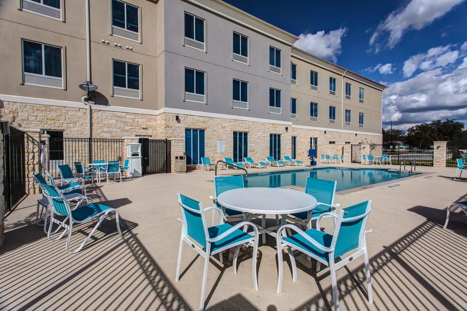 Holiday Inn Express & Suites Gatesville By IHG Hotel in Rio Grande