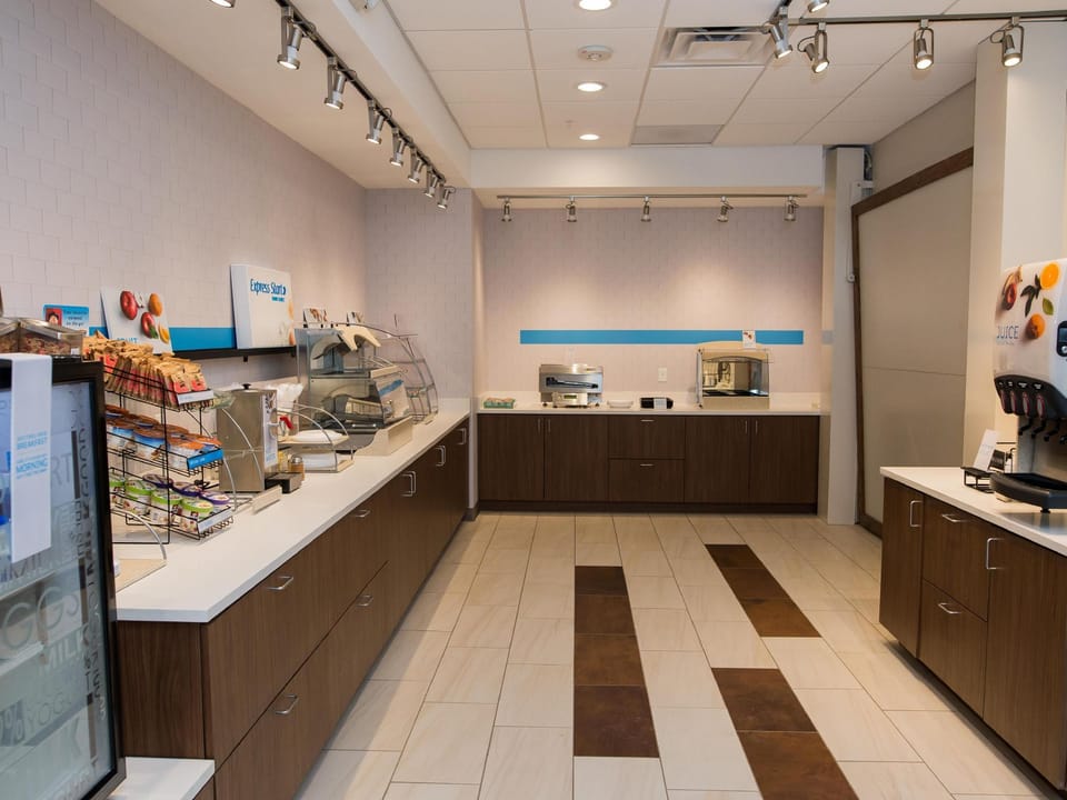 Holiday Inn Express & Suites Marietta By IHG Hotel in Marietta