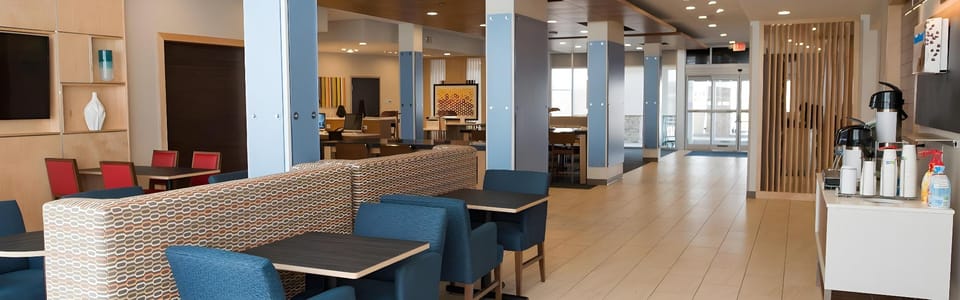 Holiday Inn Express & Suites Marietta By IHG Hotel in Marietta