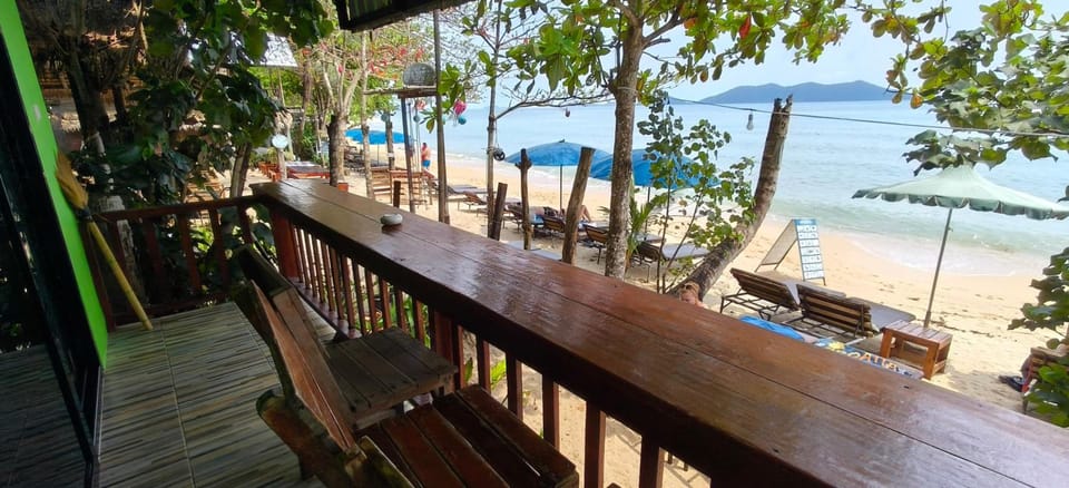 Yuyu golden beach hotel Resort in Koh Chang Tai