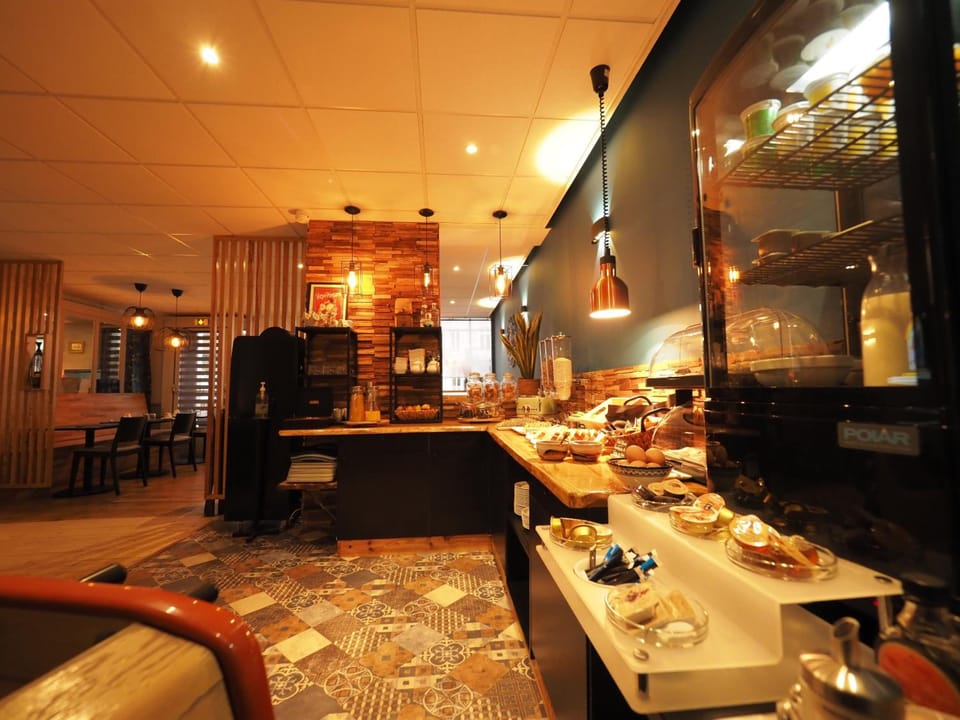Hotel Le Biarritz - Vichy Hotel in Auvergne-Rhône-Alpes