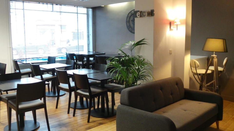 Hotel Le Biarritz - Vichy Hotel in Auvergne-Rhône-Alpes