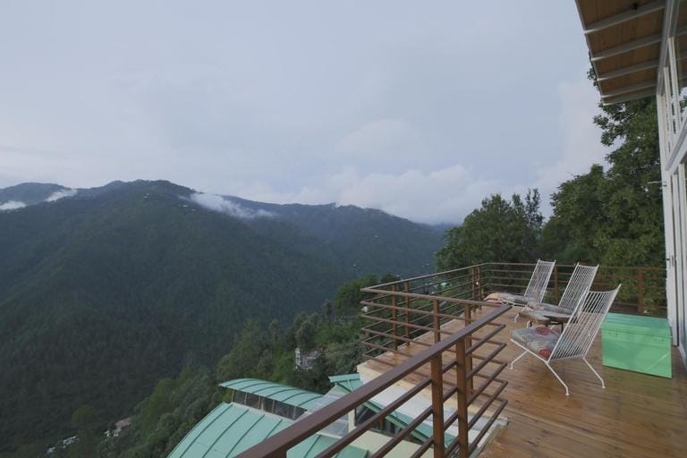 Seclude Ramgarh Cliff's Edge Hotel in Uttarakhand