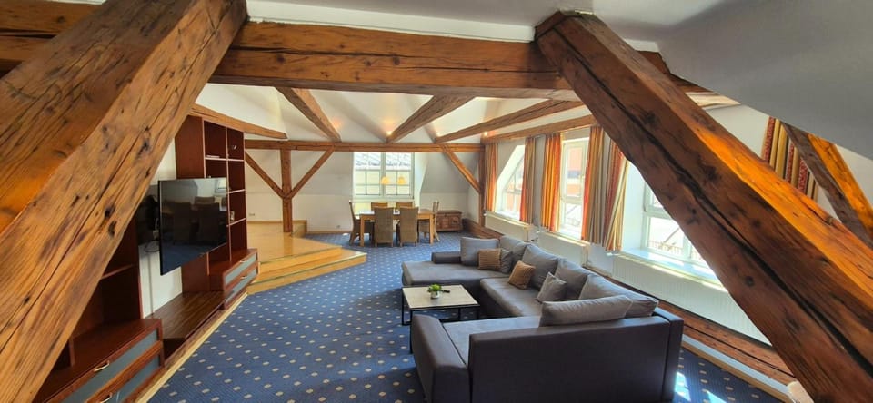 Shared lounge/TV area