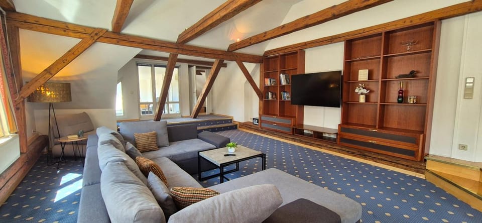 Shared lounge/TV area