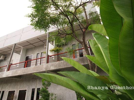 Shanya Guesthouse Hotel in Laos