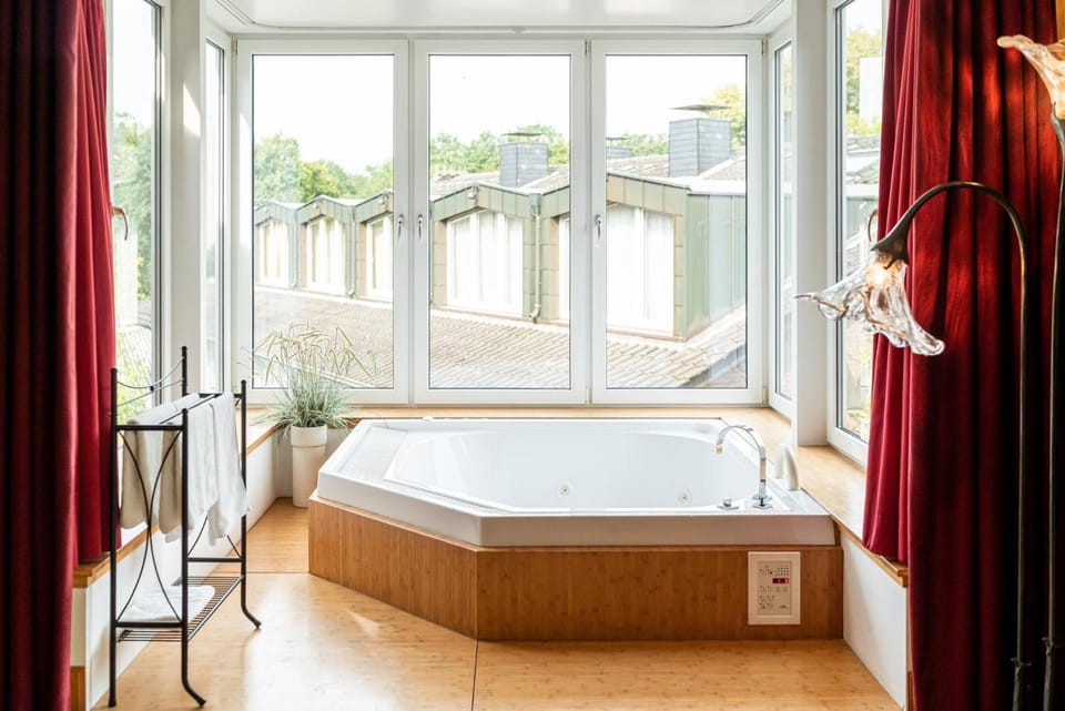 Waldhotel Tannenhauschen Hotel in North Rhine-Westphalia