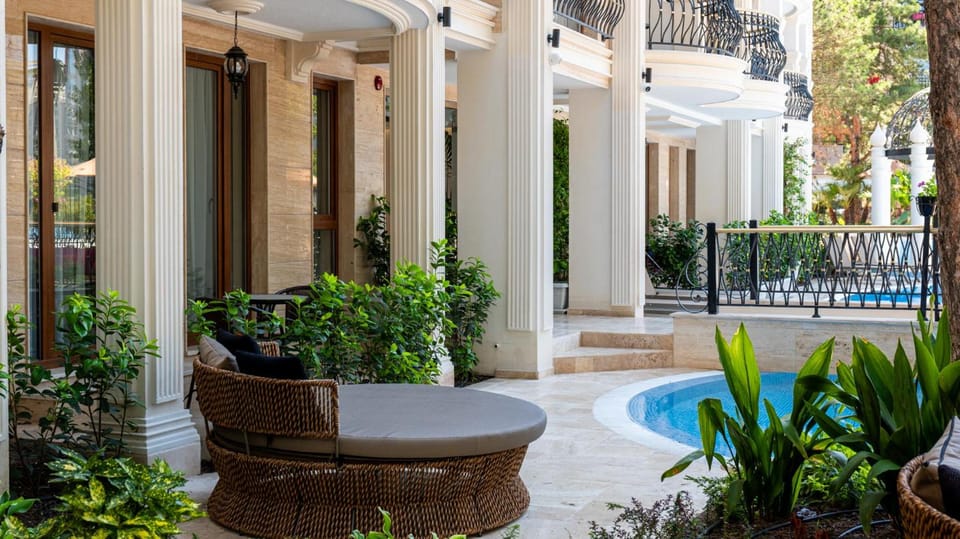 Harmony Suites - Dream Island Apartment hotel in Sunny Beach