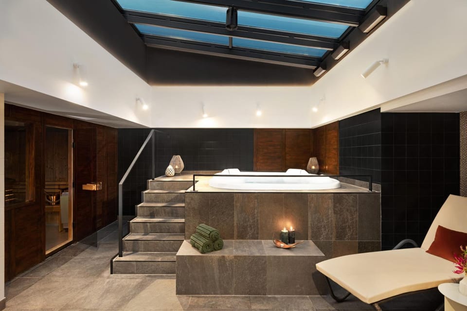 Hot tub