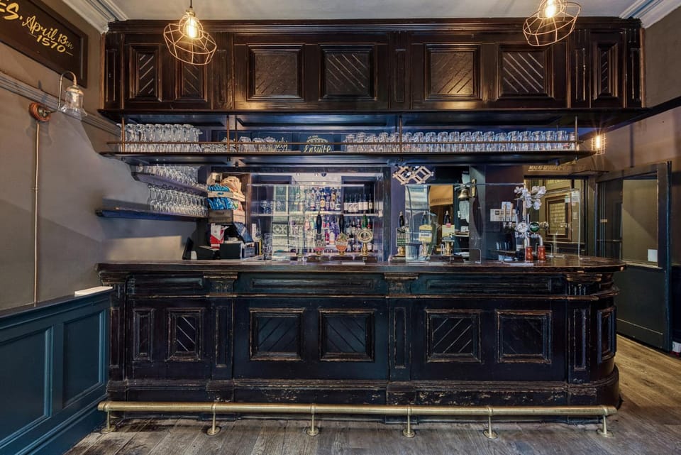 Bar/lounge