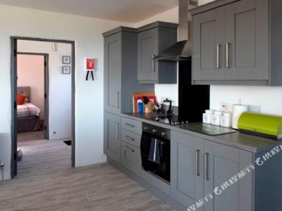 Kinbane Self Catering Cottages - 'Makem's Cottage' Hotel in Northern Ireland