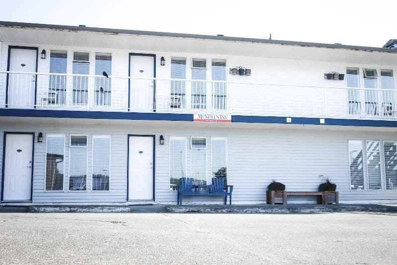 Sportsman's Inn on the Harbour Front Hotel in Vancouver Island