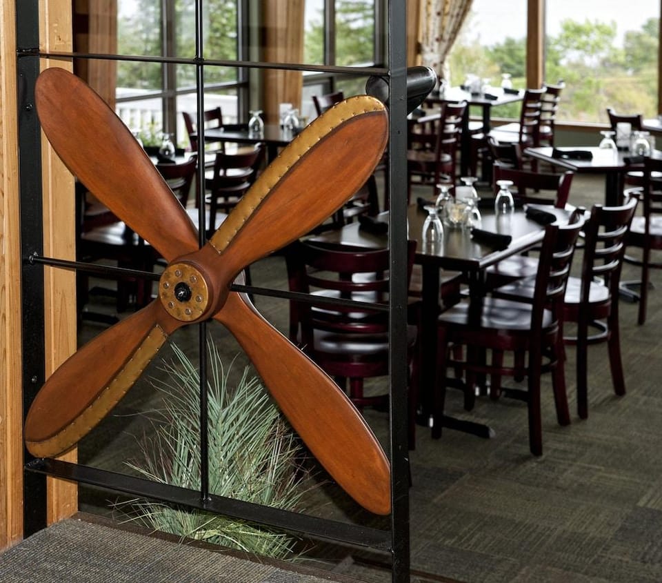 Silver Dart Lodge Hotel in Baddeck