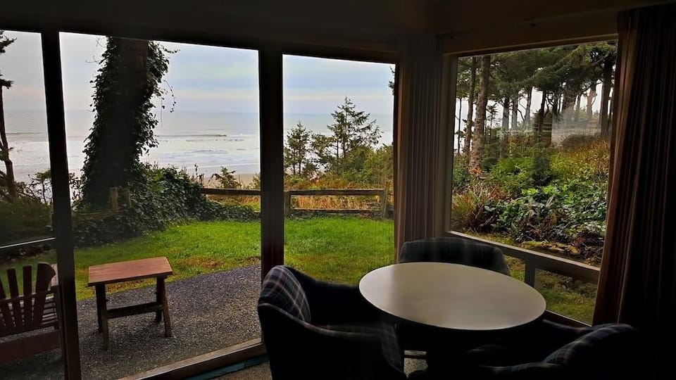 Ocean Crest Resort Hotel in Moclips