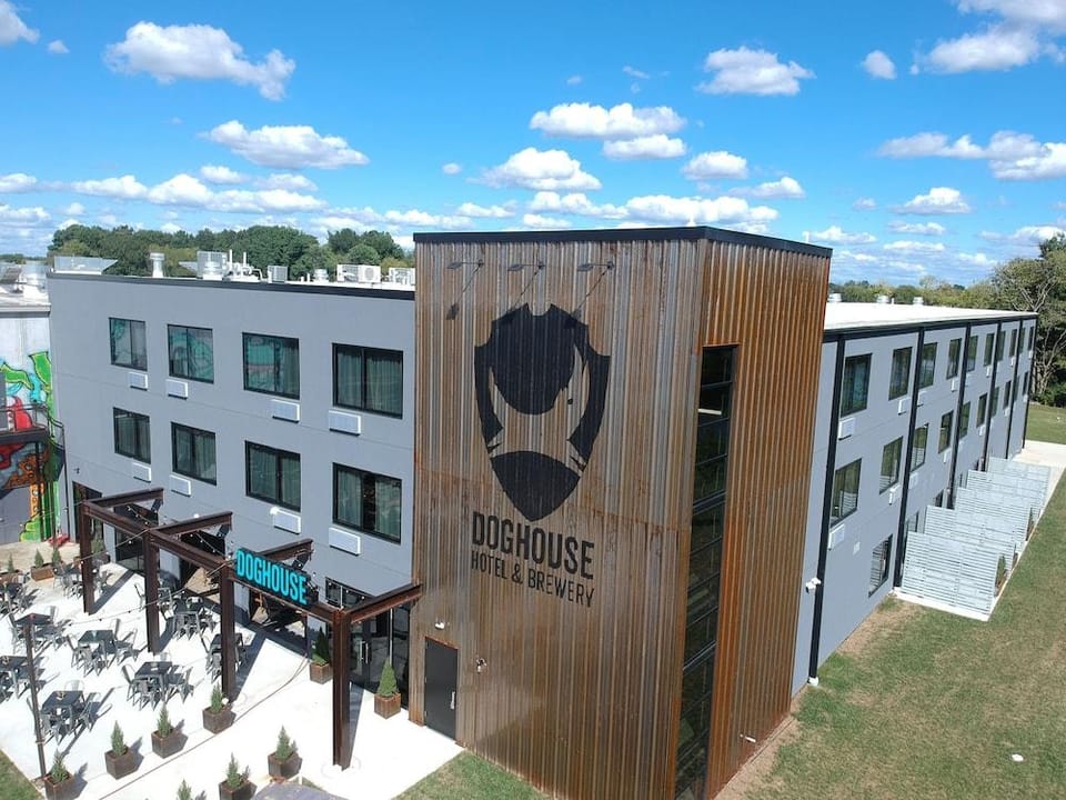 DogHouse Columbus Hotel in Ohio