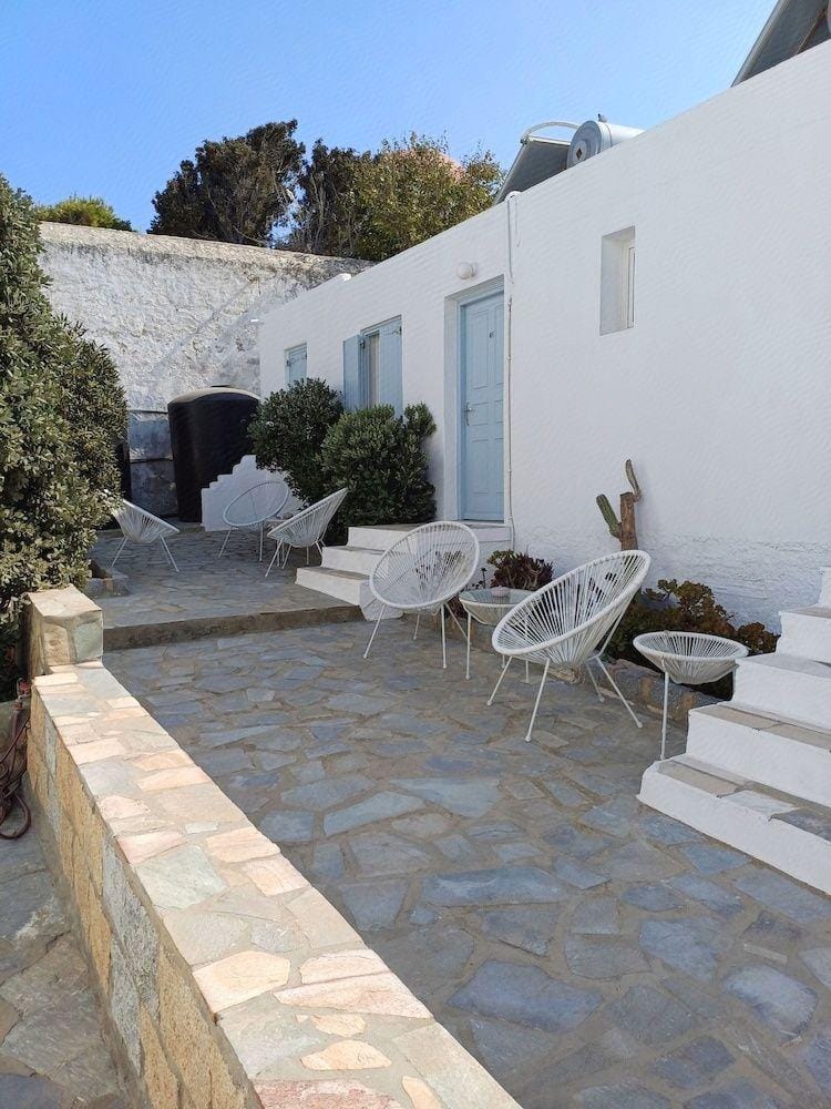 Manos Rooms Hotel in Mykonos