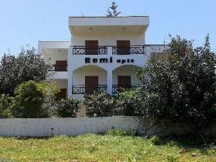 Remi Apartments Hotel in Stalida