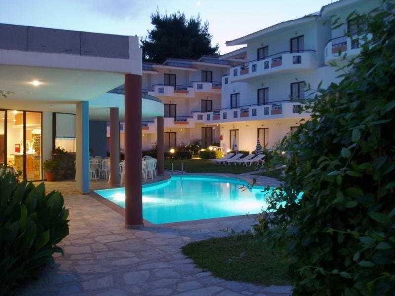 Xenios Dolphin Beach Hotel Hotel in Halkidiki