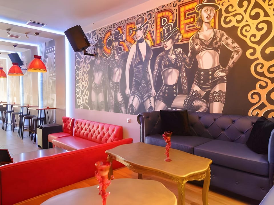 Lux Hotel Hotel in Pireas