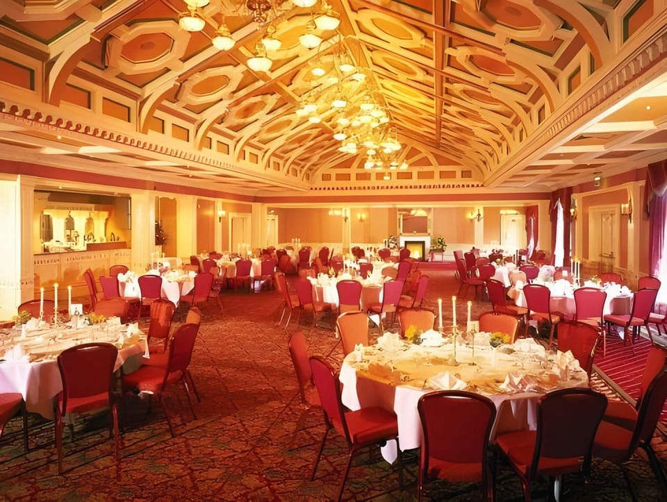 Lady Gregory Hotel, Leisure Club & Beauty Rooms Hotel in County Clare