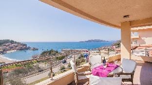 Apartments Raymond Hotel in Budva Municipality