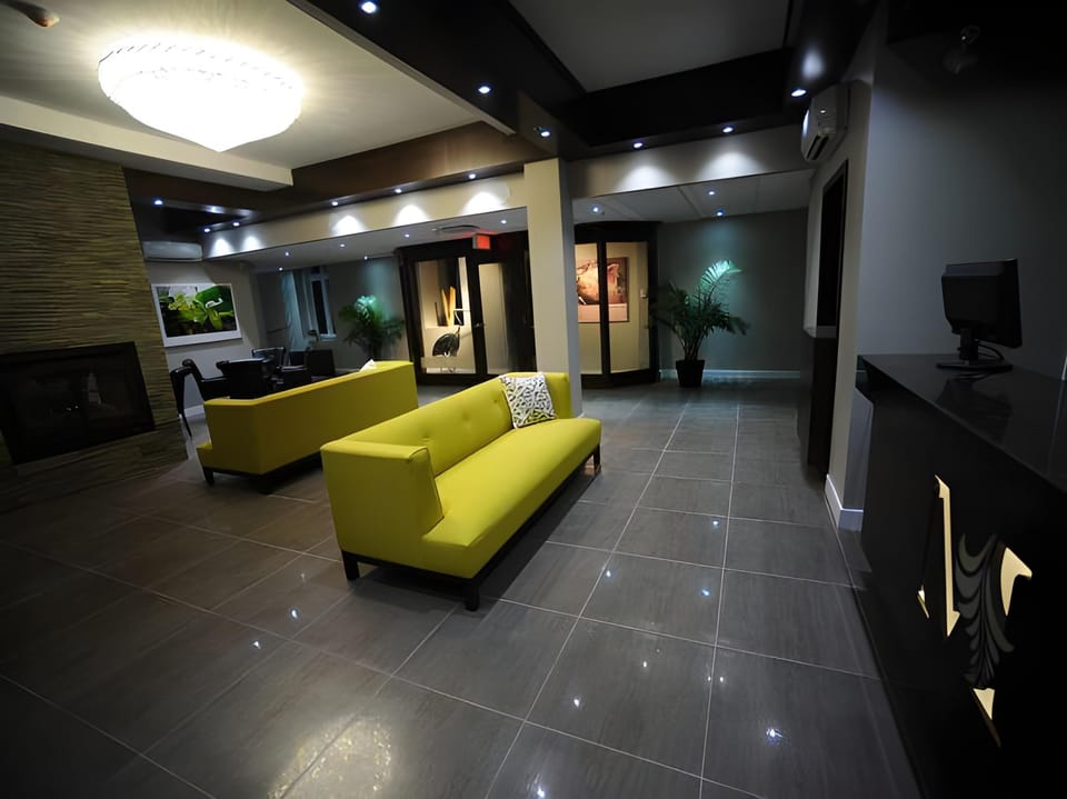 Hotel Montfort Nicolet Hotel in Quebec