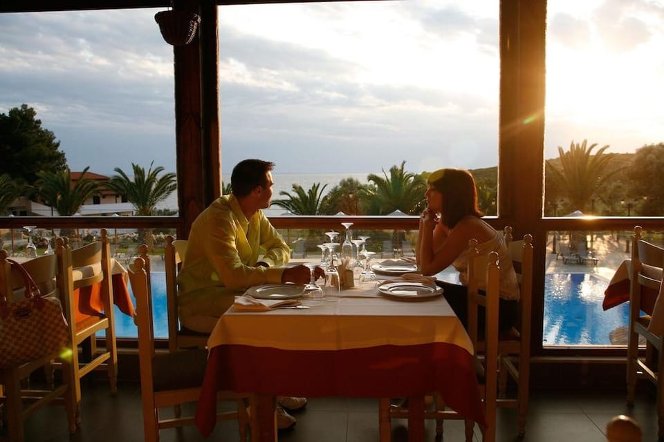 Blue Dolphin Hotel Hotel in Halkidiki