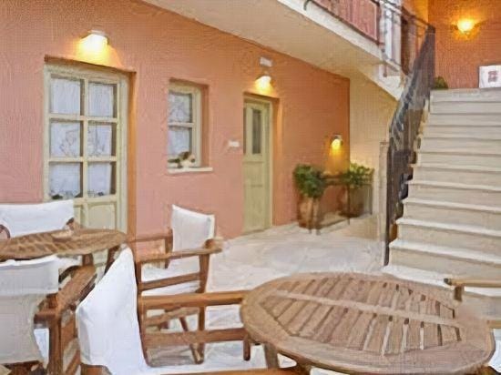 Casa Moazzo Suites and Apartments Hotel in Rethymno
