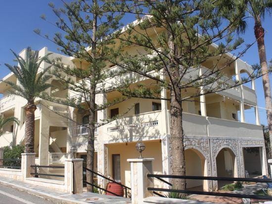 Sunny Suites Hotel in Crete