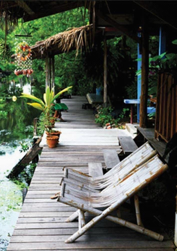 Baan Suanaomsuk Hotel in Thailand