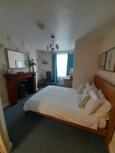 Foss Room Hotel in Dartmouth