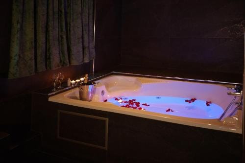 THE CRYSTAL BLUE XAIDARI HOTEL Hotel in Euboea