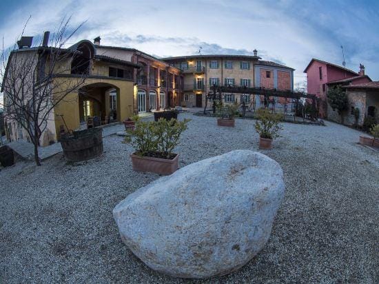 San Martino Langhe Hotel in Liguria