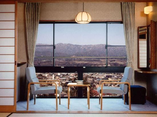 Tenku-No-Shiro Sangitei-Honkan Hotel in Nagano Prefecture
