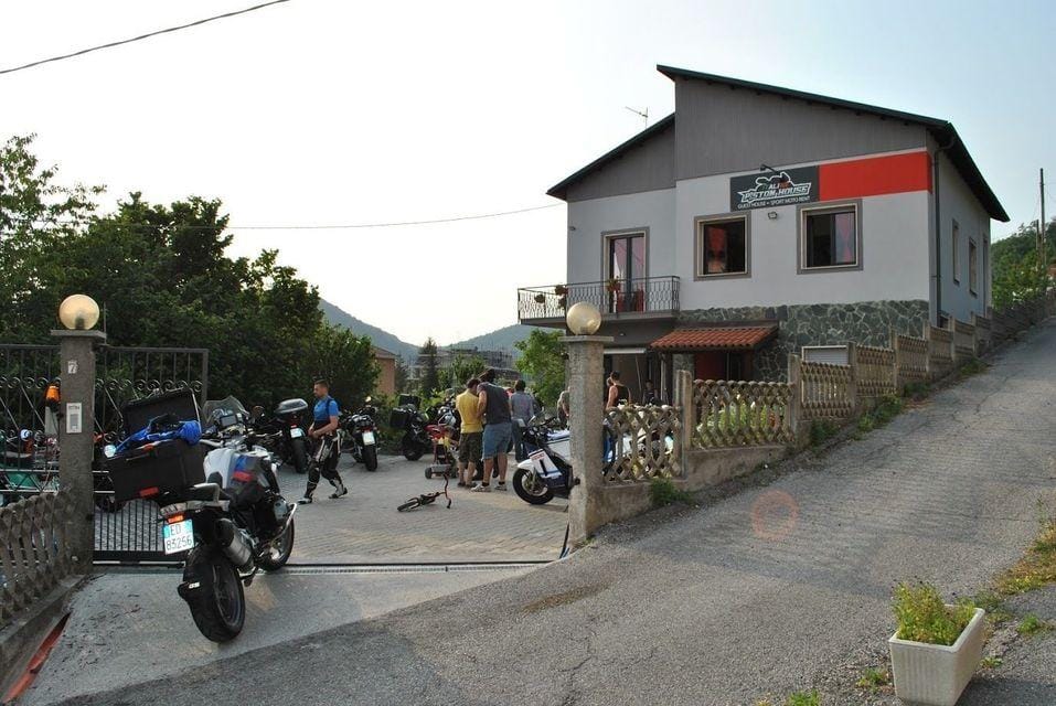 Italian Piston House Sport Moto Rent Hotel in Liguria