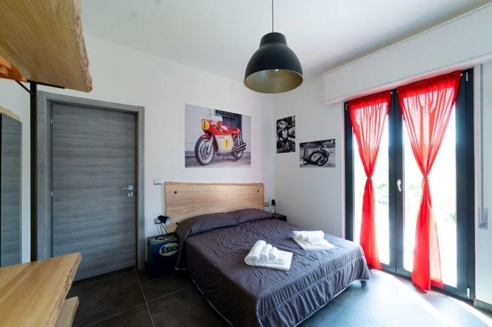 Italian Piston House Sport Moto Rent Hotel in Liguria