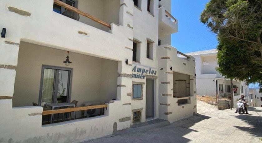 Ampelos Suites Hotel in Naxos