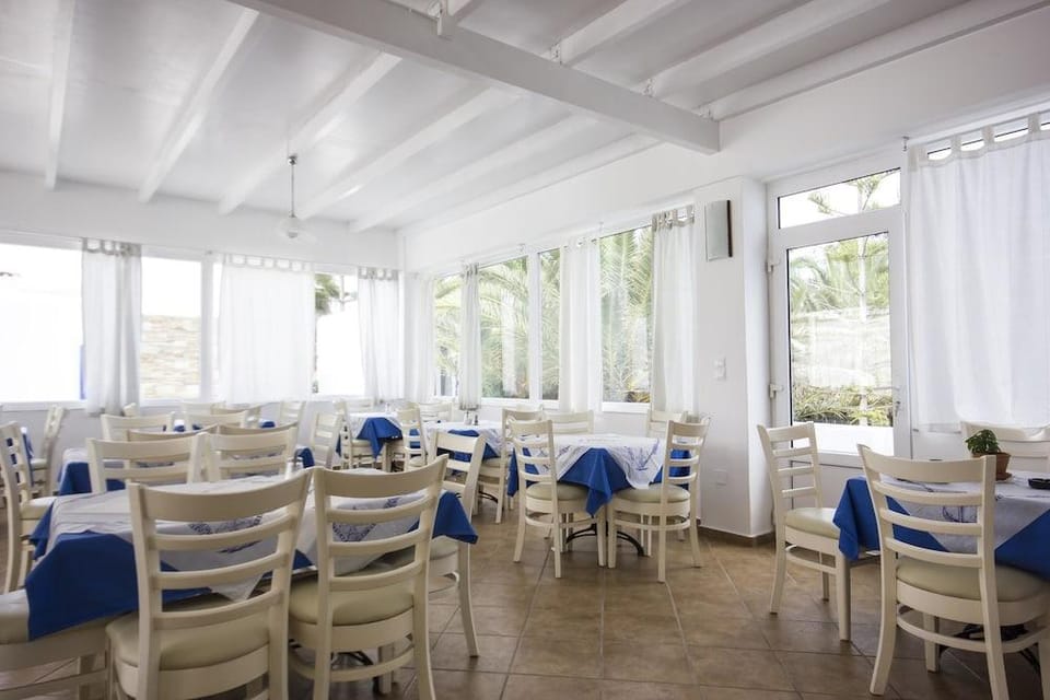 Naxos Holidays Hotel in Naxos