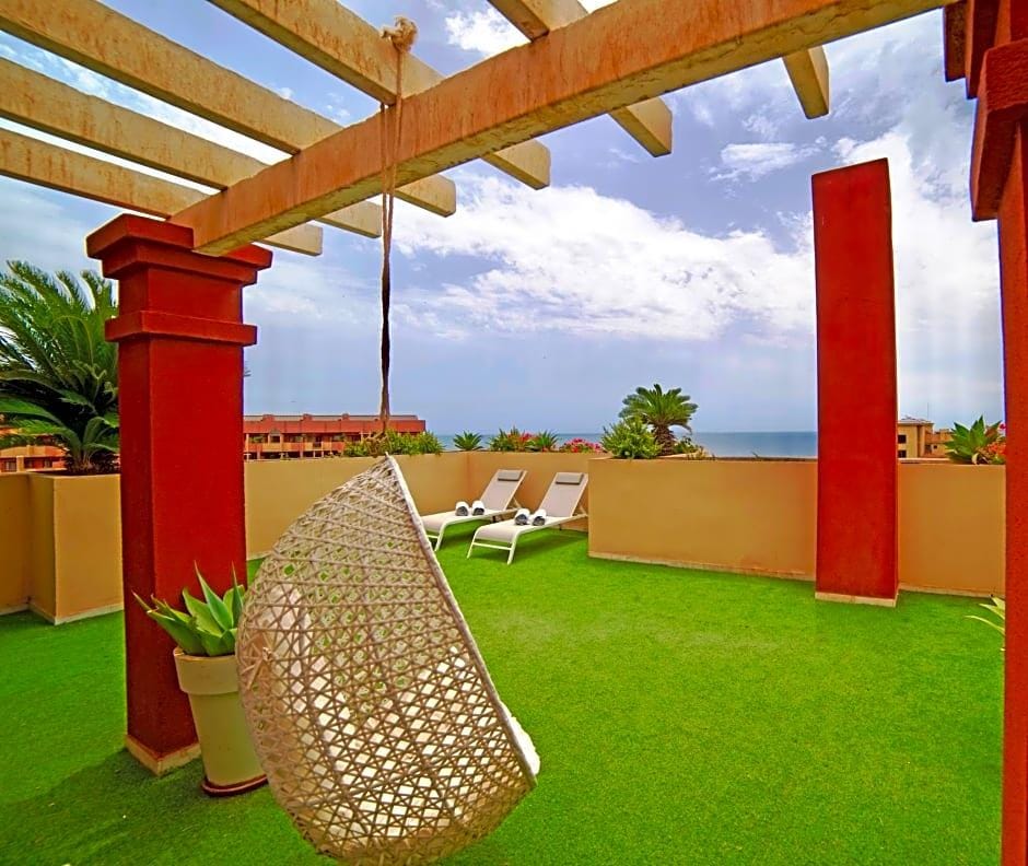 Holiday World Riwo Hotel. Hotel in Benalmadena