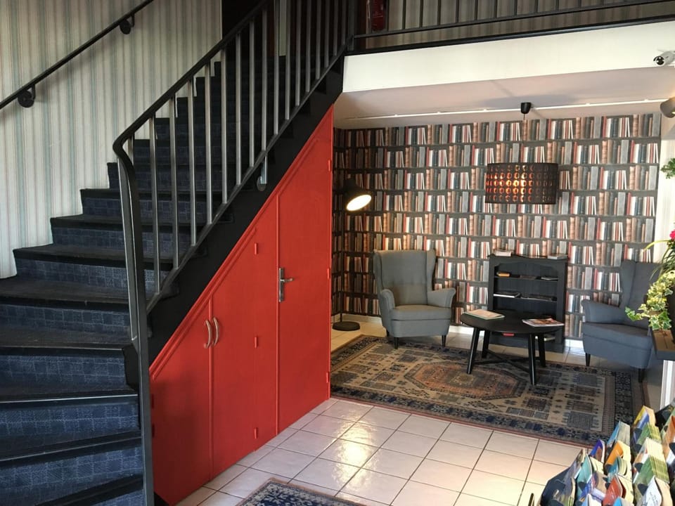 Hotel Le Dauphin Hotel in Centre-Val de Loire