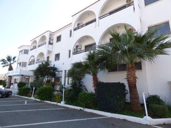 Amore Hotel Apts Hotel in Paralimni