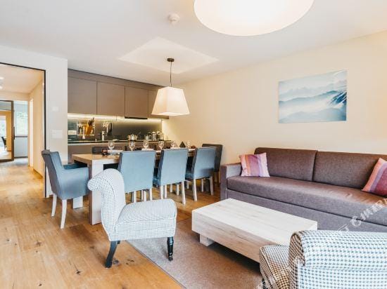 Peaks Place Apartments & Spa Hotel in Canton of Grisons
