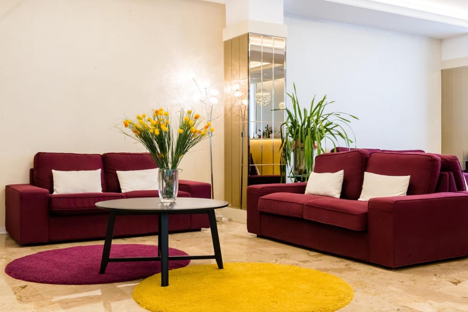 Shared lounge/TV area