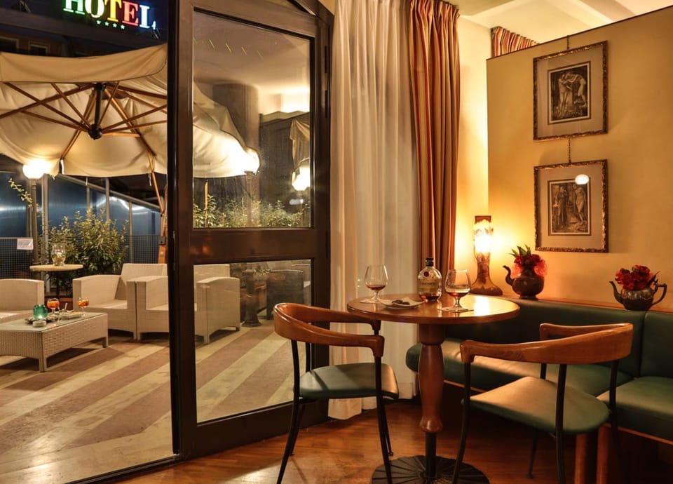 Bar/lounge