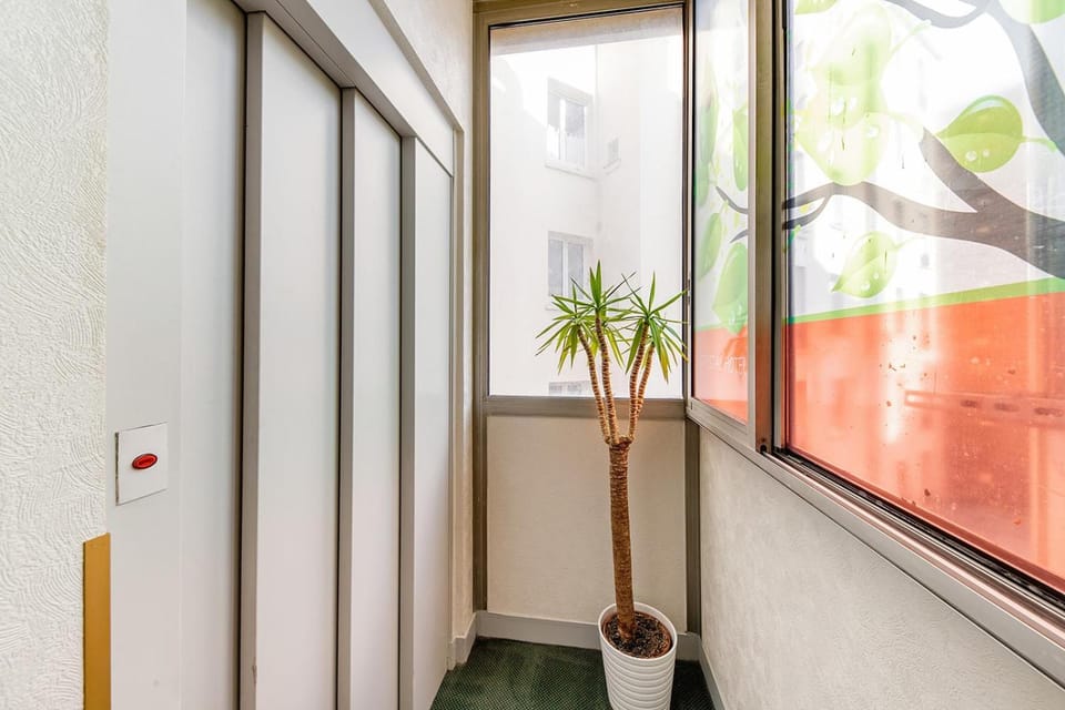 Crystal Hotel Hotel in Levallois-Perret