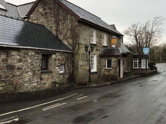 Trewern Arms Hotel Hotel in Wales